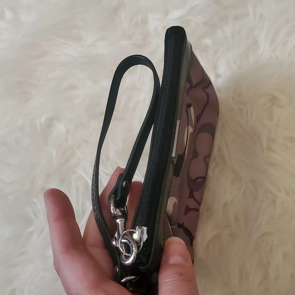 Coach wristlet - Picture 6 of 7